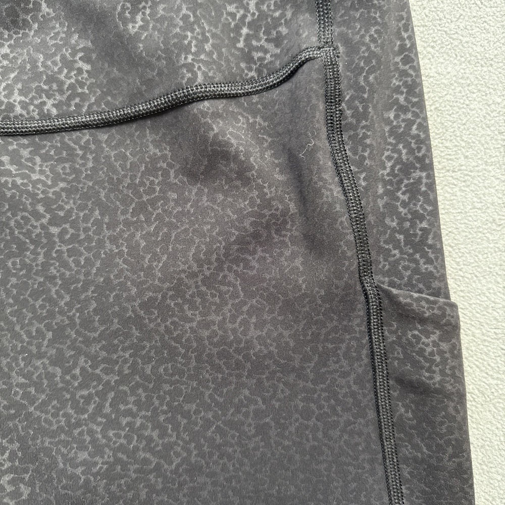 Athleta Tights Womens Small Black Ultimate Stash Pocket Embossed 7/8 Yoga Active - Picture 7 of 12